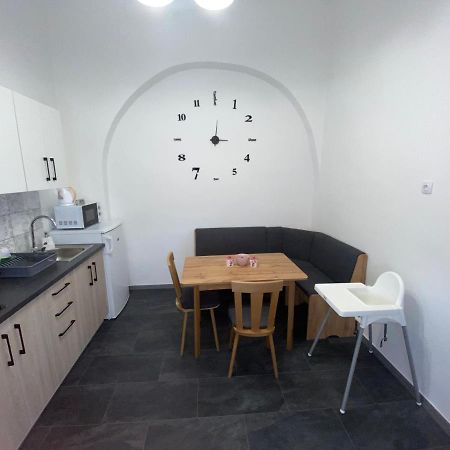Rad-Var Apartmanhaz Еґер Екстер'єр фото