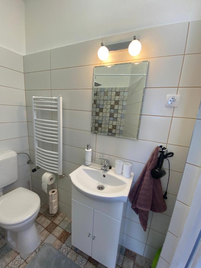 Rad-Var Apartmanhaz Еґер Екстер'єр фото