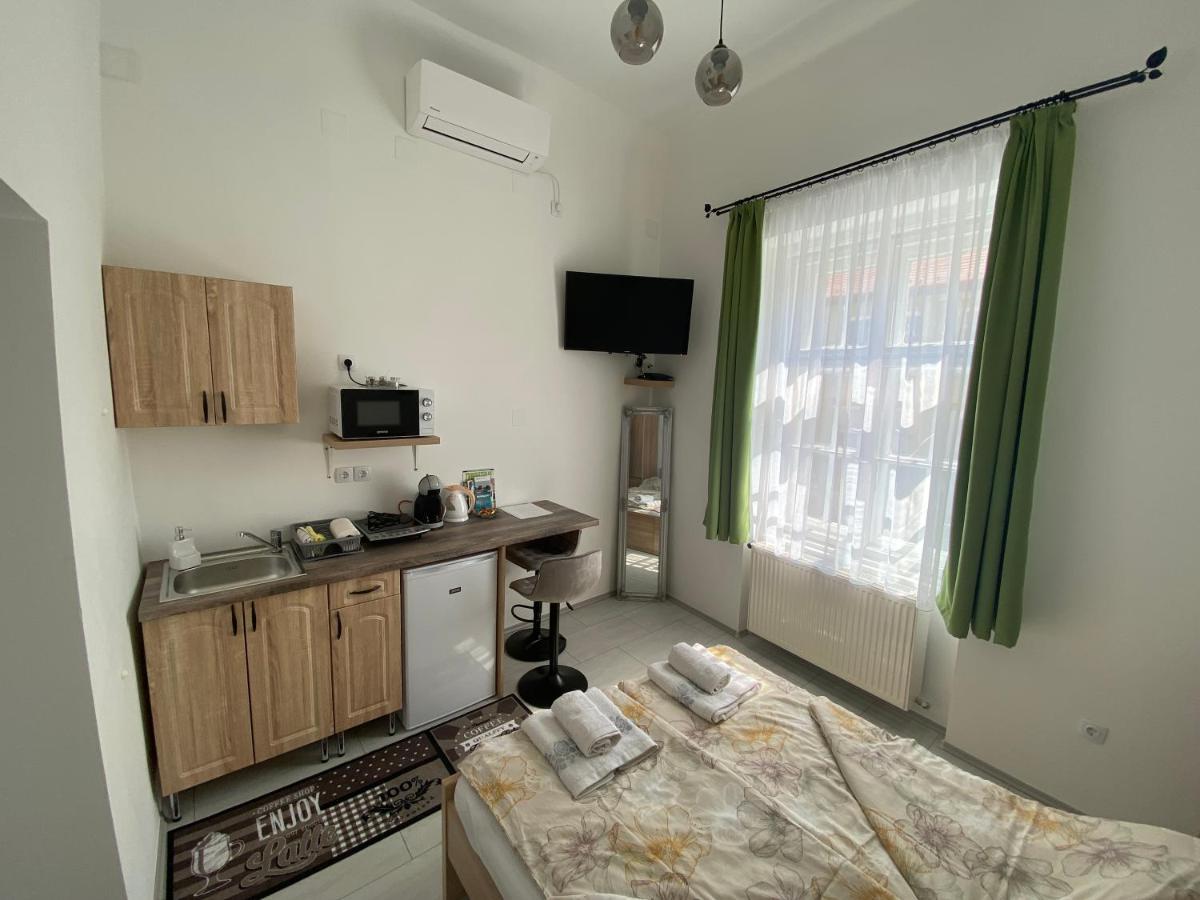 Rad-Var Apartmanhaz Еґер Екстер'єр фото