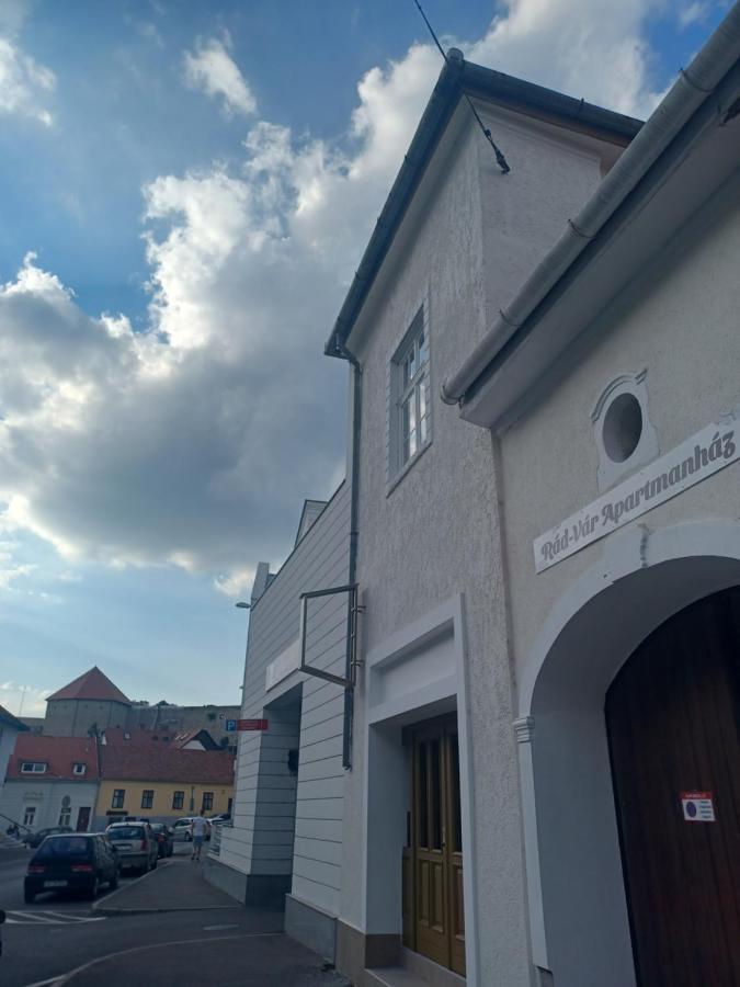 Rad-Var Apartmanhaz Еґер Екстер'єр фото