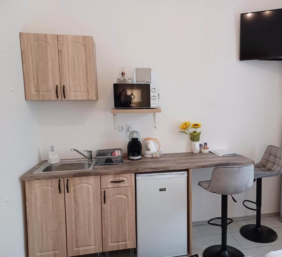 Rad-Var Apartmanhaz Еґер Екстер'єр фото